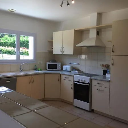 Maison Neuve Avec Jardin, A 1.5km, Animaux Acceptes, Equipements Familiaux Et Sportifs - Fr-1-336-100 *