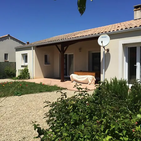 Vakantiehuis Maison Neuve Avec Jardin, A 1.5km, Animaux Acceptes, Equipements Familiaux Et Sportifs - Fr-1-336-100 *