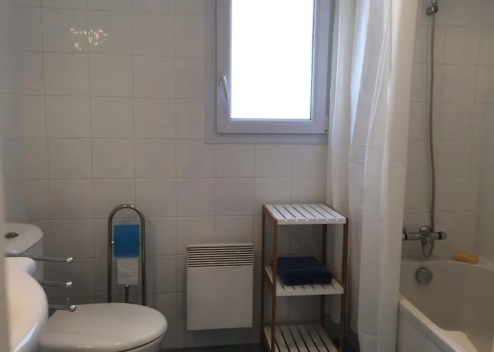 Maison Neuve Avec Jardin, A 1.5km, Animaux Acceptes, Equipements Familiaux Et Sportifs - Fr-1-336-100 *