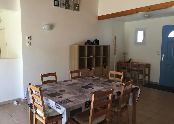 Vakantiehuis Maison Neuve Avec Jardin, A 1.5km, Animaux Acceptes, Equipements Familiaux Et Sportifs - Fr-1-336-100 *