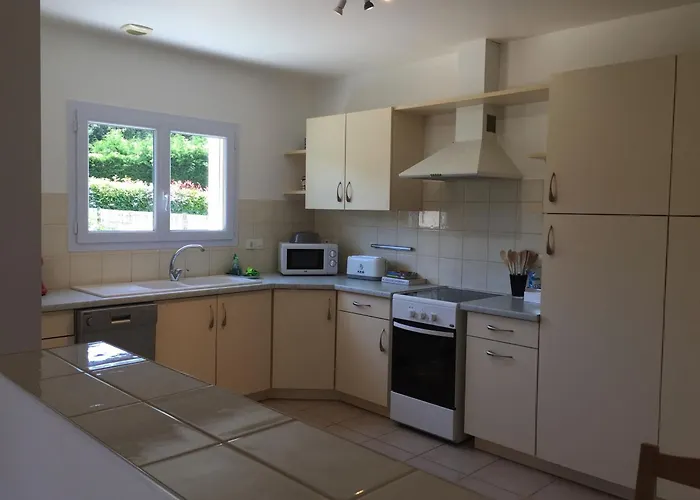 Maison Neuve Avec Jardin, A 1.5km, Animaux Acceptes, Equipements Familiaux Et Sportifs - Fr-1-336-100 *