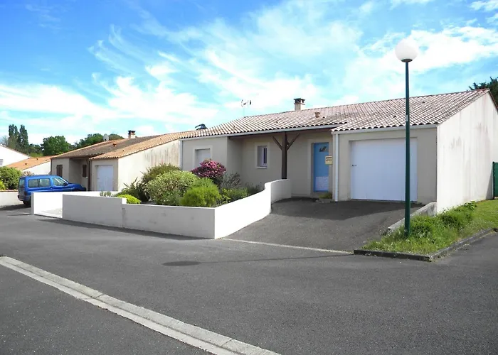 Maison Neuve Avec Jardin, A 1.5km, Animaux Acceptes, Equipements Familiaux Et Sportifs - Fr-1-336-100 *