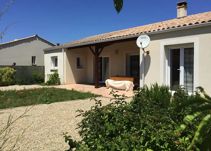 Vakantiehuis Maison Neuve Avec Jardin, A 1.5km, Animaux Acceptes, Equipements Familiaux Et Sportifs - Fr-1-336-100 *